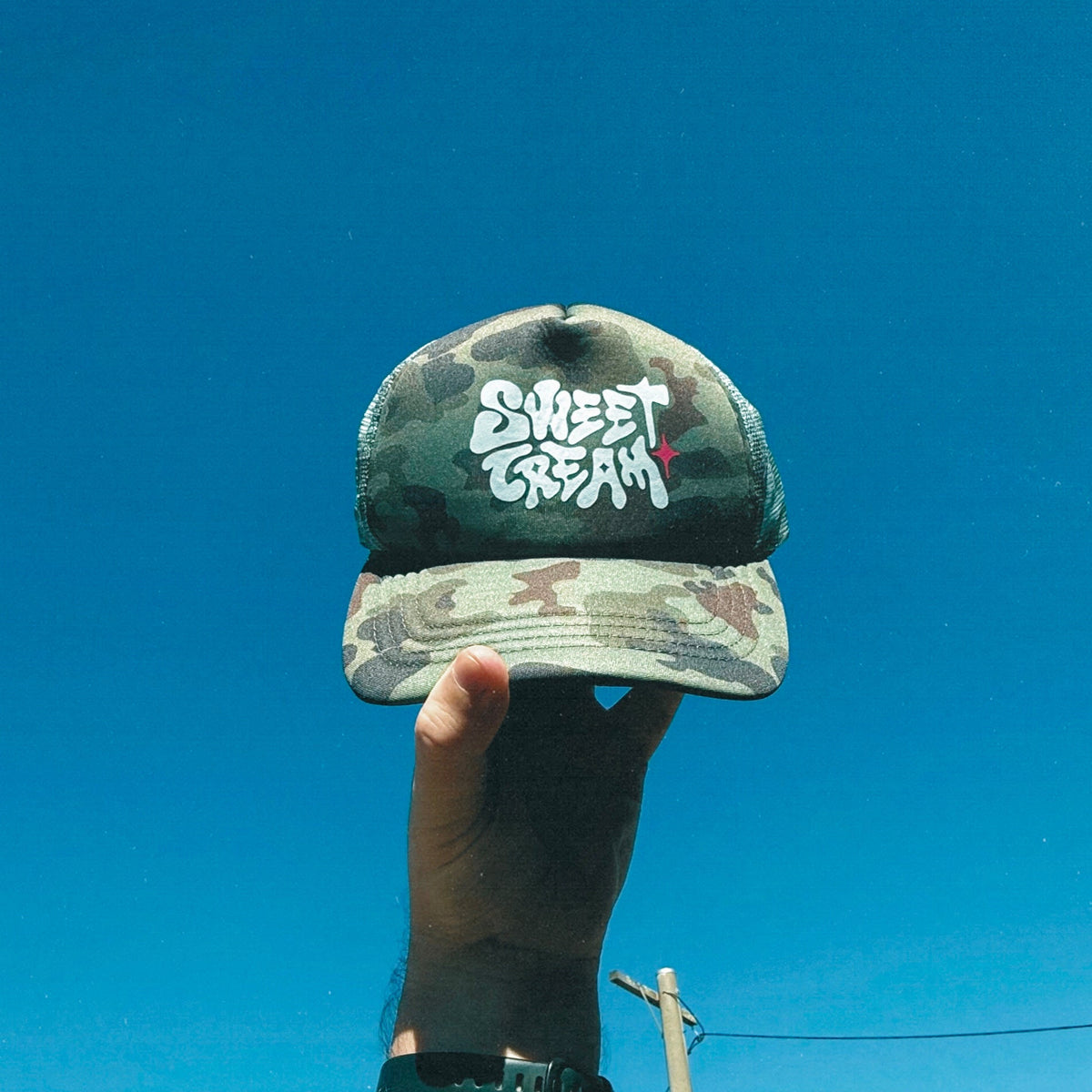 SC LOGO CAMO TRUCKER CAP